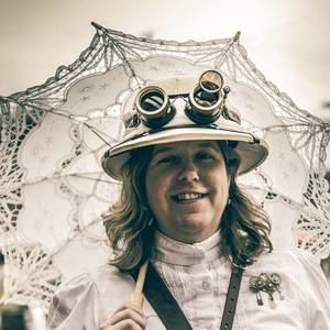 Meet your Posher, Kelly